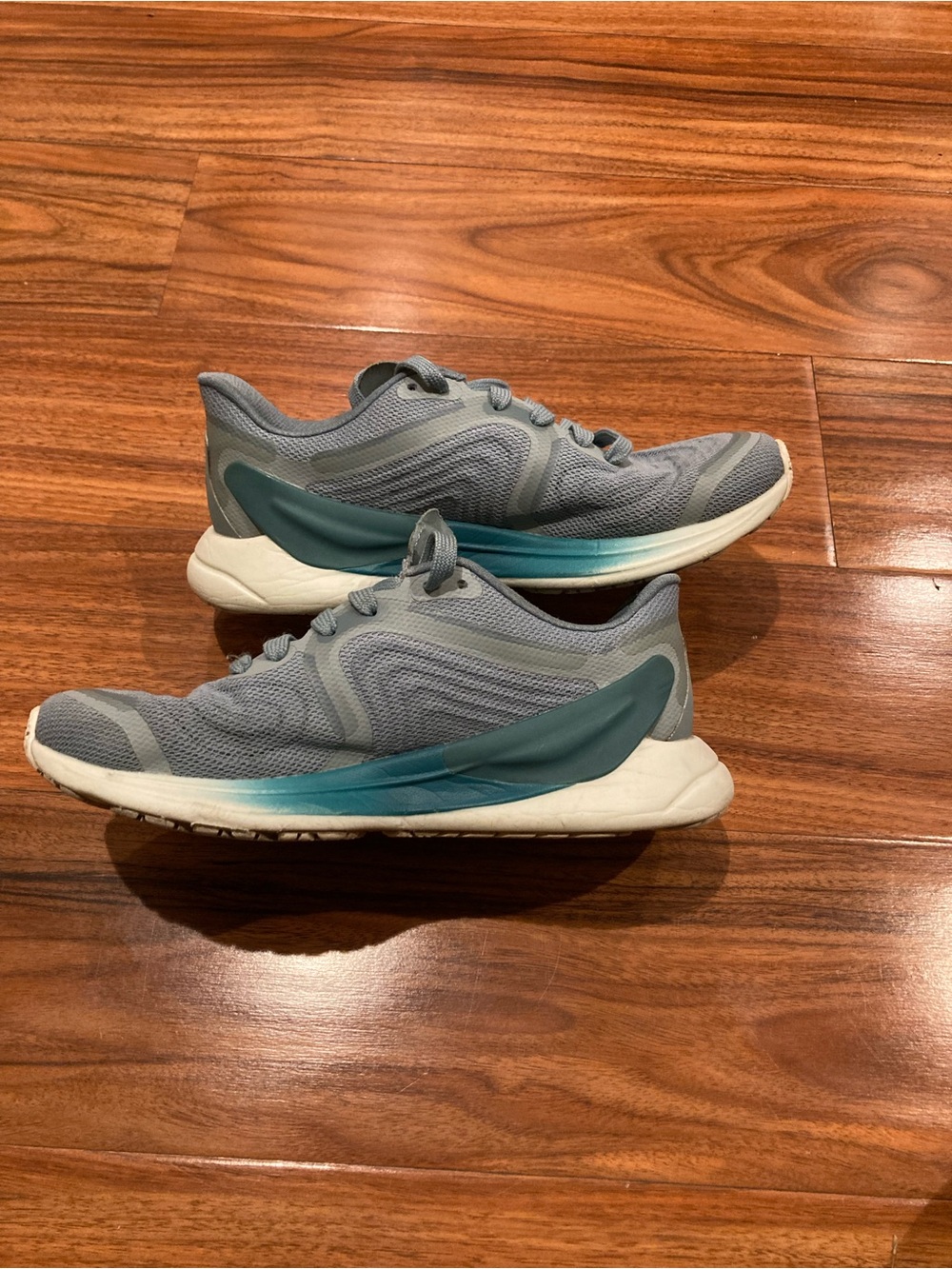 Lululemon Blissfeel Run 2 Womens Mesh Running Sneakers /Teal/White 5.5